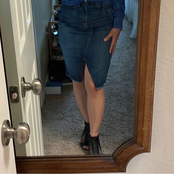 Ariat High waisted denim split skirt size 25R EUC - Picture 3 of 5